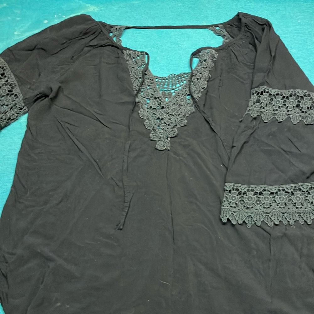 Ladies black blouse sz med